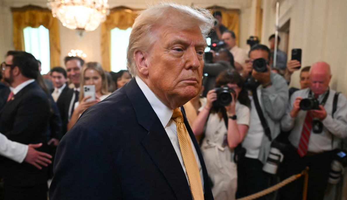 特朗普将芬太尼指定为大规模杀伤性武器：政策、争议与地缘政治影响