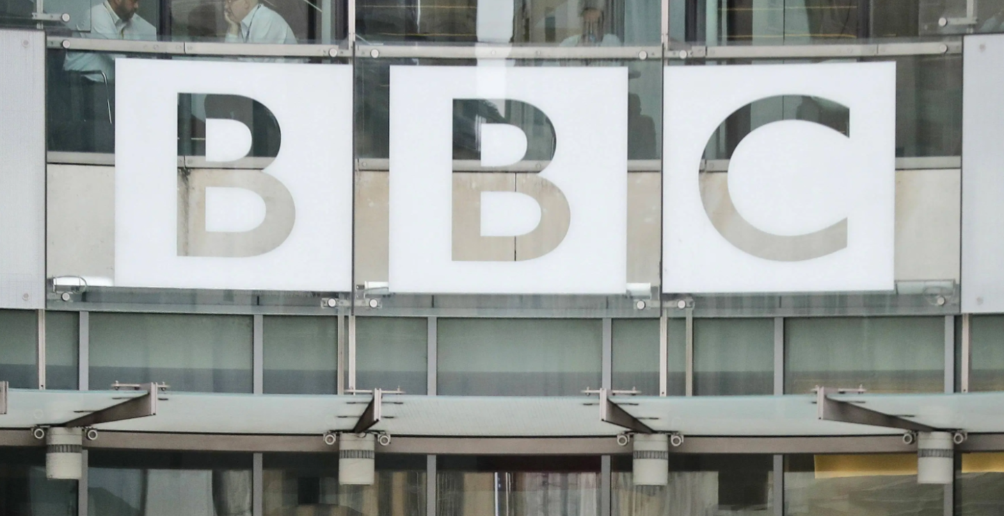 特朗普起诉BBC索赔150亿美元 | 纪录片剪辑争议升级