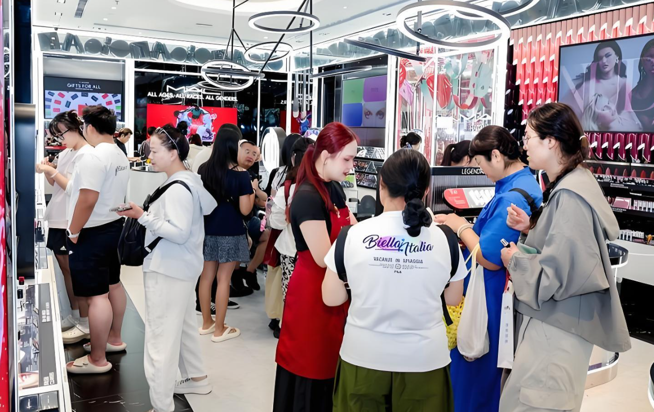 海南封关首日观察：消费热潮爆发与民生新变